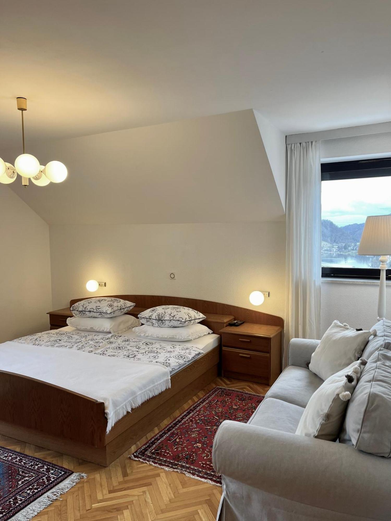 Lakeview Guesthouse & Chalet ブレッド エクステリア 写真