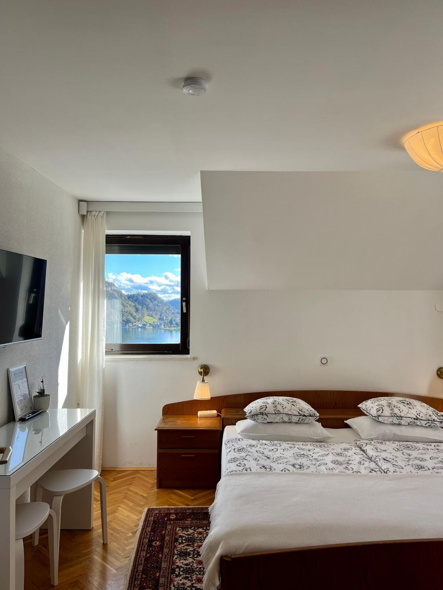 Lakeview Guesthouse & Chalet ブレッド エクステリア 写真