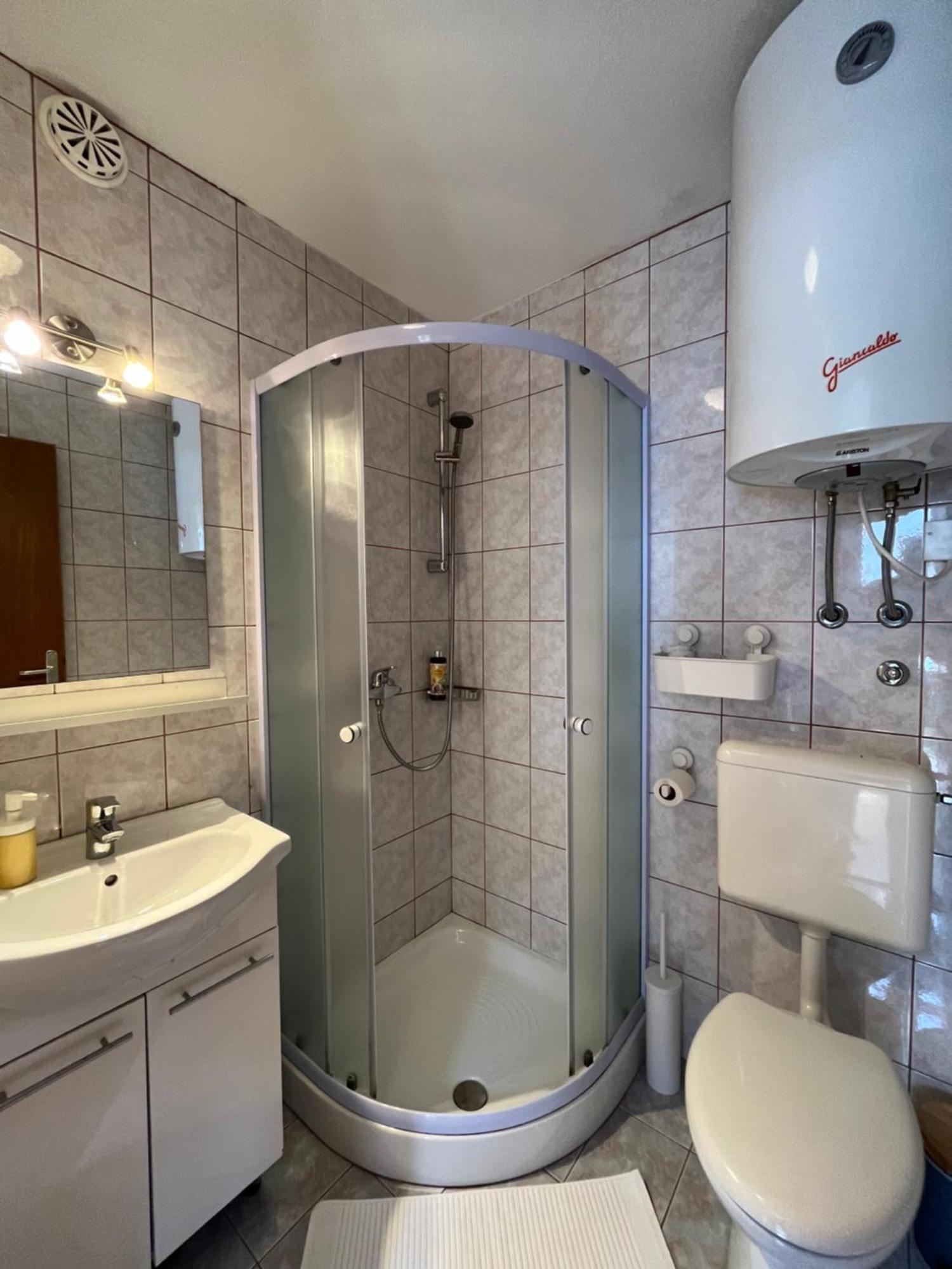 Lakeview Guesthouse & Chalet ブレッド 部屋 写真