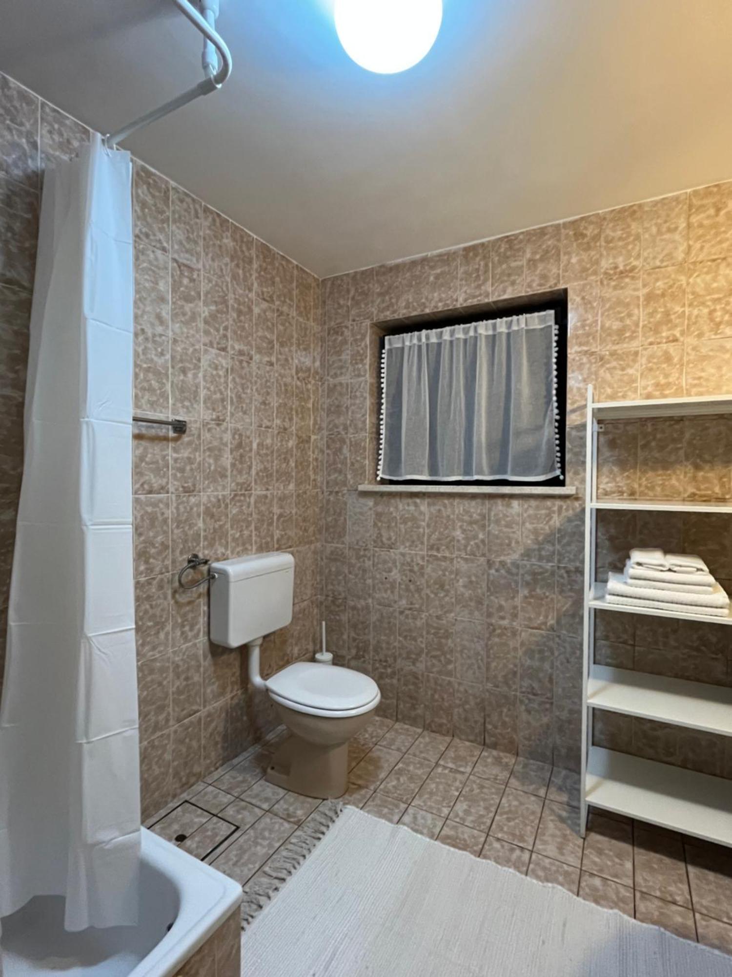 Lakeview Guesthouse & Chalet ブレッド 部屋 写真