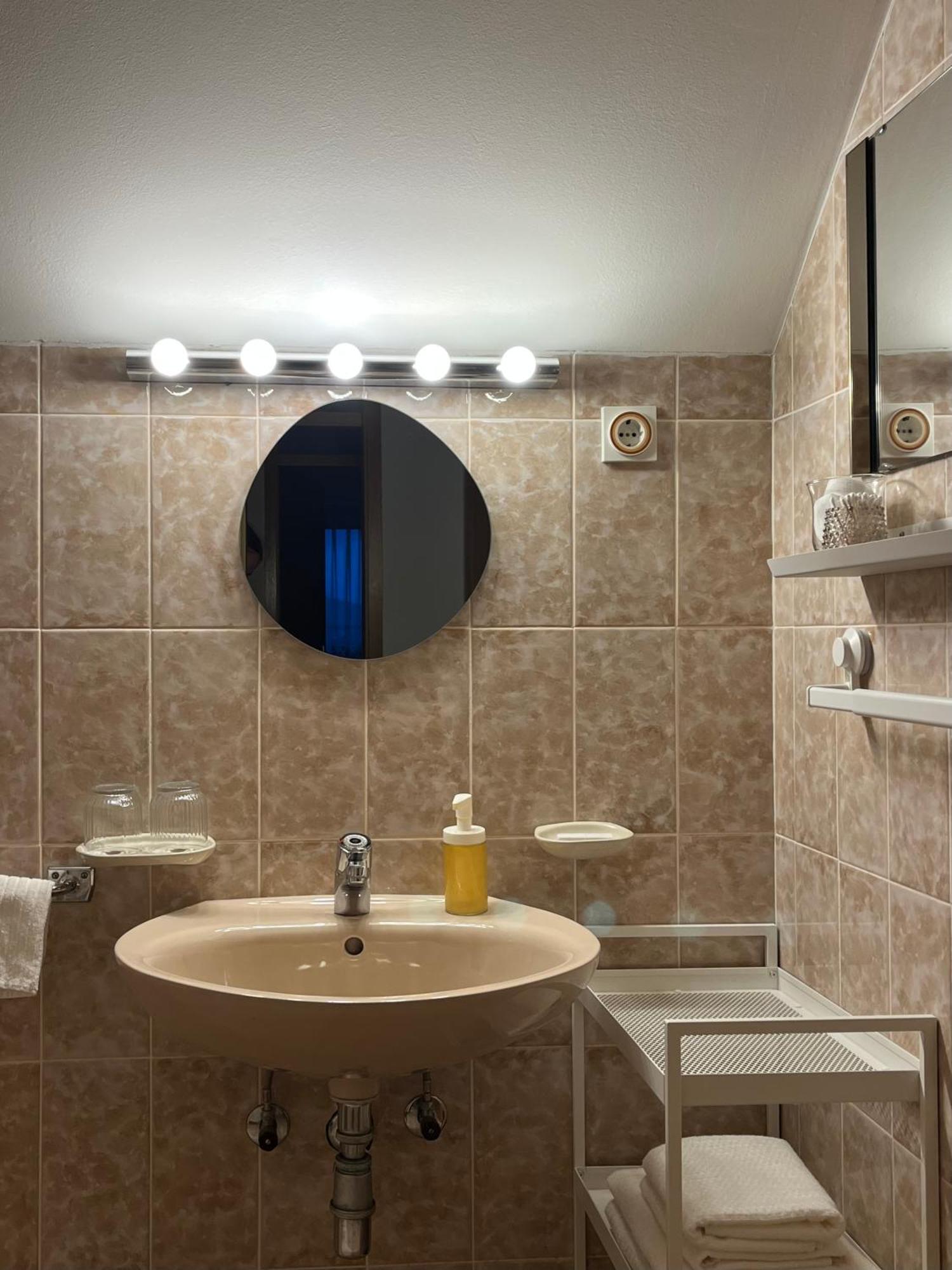 Lakeview Guesthouse & Chalet ブレッド 部屋 写真